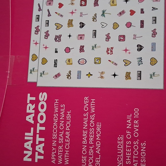 NWT Clueless Dionne Palette, 1 Lipgloss, 2 Pc Nail Art, 4 Lip Oil - Picture 8 of 10